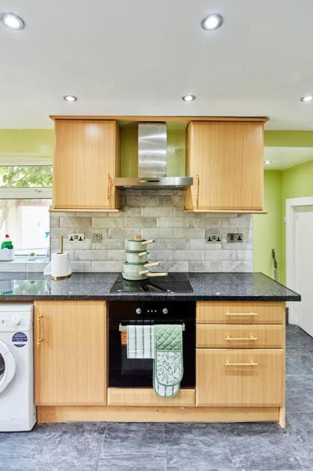 *Little Haven In Leeds* ¤Private Parking¤ Ensuite リーズ エクステリア 写真